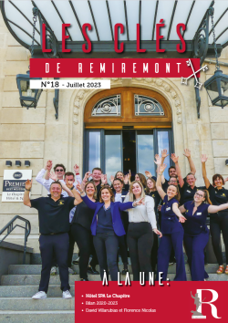 Image de la couverture du bulletin municipal de Remiremont de l'été 2023. On y voit l'équipe du SPA le Chapitre devant celui-ci.